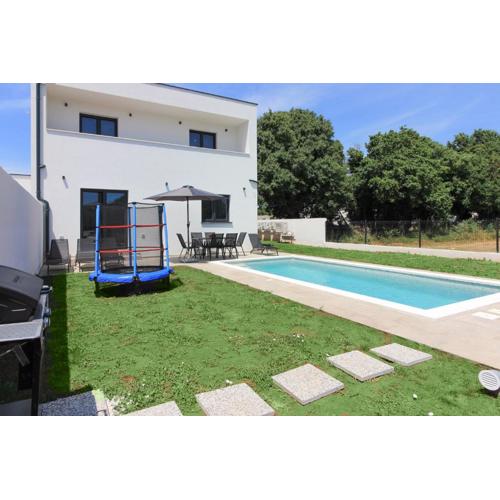 Villa Relax II with private pool near the town and the beach by WiiBuk