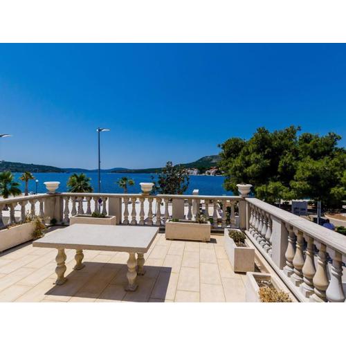 Villa Ro-Ma - Three Bedroom Villa with Terrace and Sea View