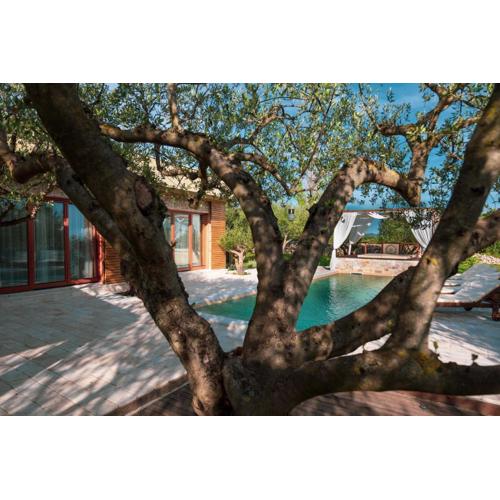 Villa Romance