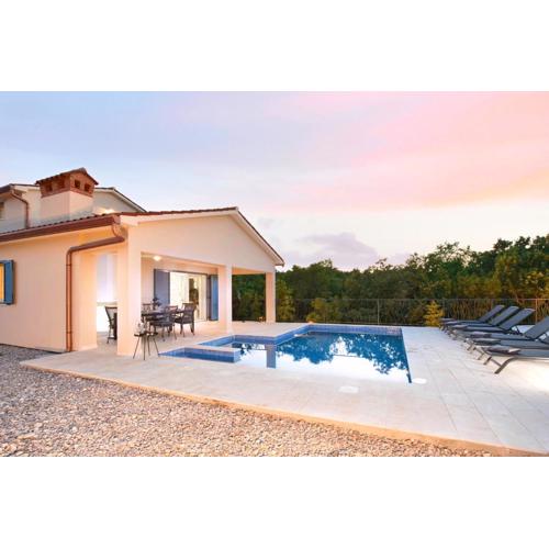 Villa Romantika, a beautiful and romantic pool villa