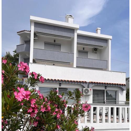 Villa Rosa Rooms