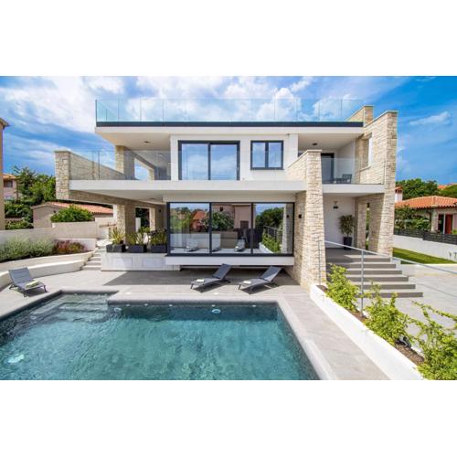 Villa Rosarol near Medulin for 8 people with private pool & only 800 m from sea
