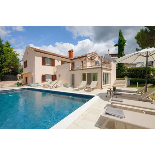 Villa Rosy by Istrialux