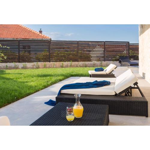 Villa Salt - 10 people, heated pool, Trogir, near beach & Split airport