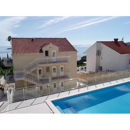 Villa Samba - Two-Bedroom Apartment with Terrace and Sea View - A4 1