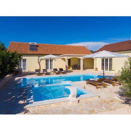 Villa San Antonio - Heated pool