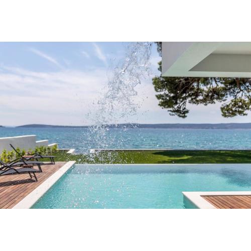 Villa Sea Star Luksuzna Vila uz More s Infinity Bazenom Kaštel Kambelovac