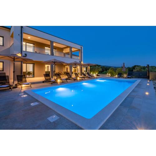 Villa Silente, modern and luxurious villa hugged by nature