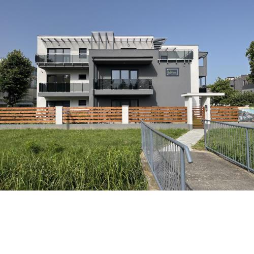 Villa Silver Side