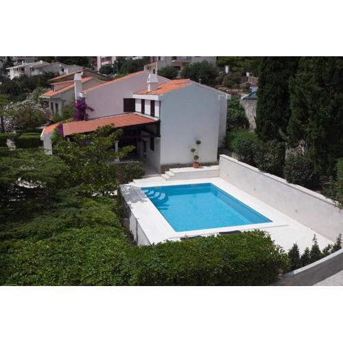 Villa Skalinada, 8 persons, Private Pool, Baška Voda