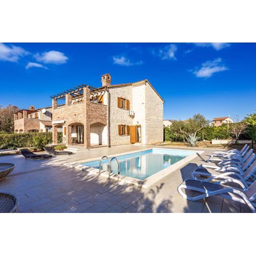 Villa Sonne in Central Istria for 8 people - pet friendly with private pool