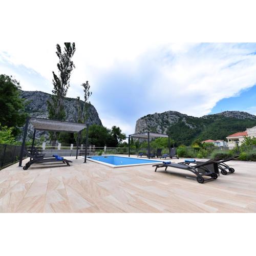 Villa Sophia with private swimming pool near the beach!
