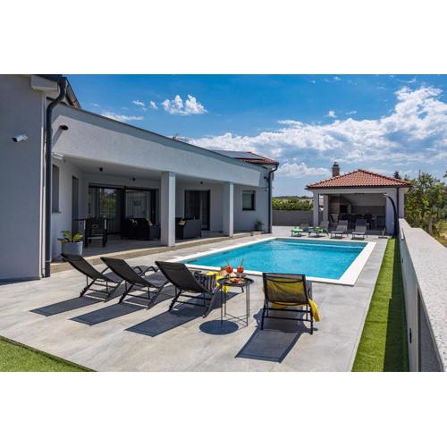 Villa Speranza with Illuminated Pool