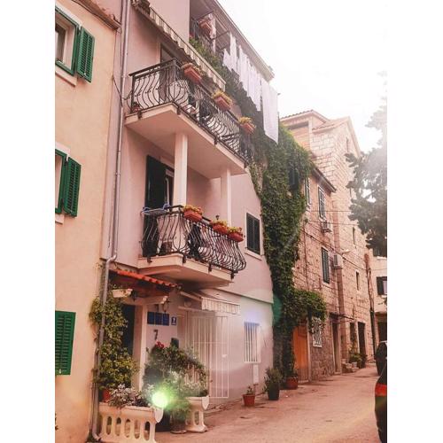Villa Split Art