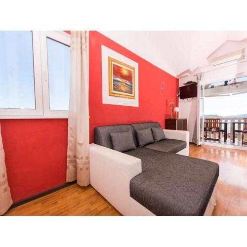 Villa Stil - Two Bedroom Apartment with Balcony and Sea View 203 President