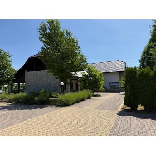 Villa Stone 1