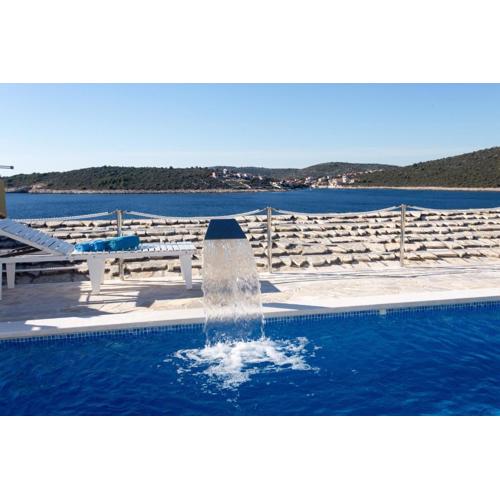 Villa, Stone House with swimming pool & Sauna, Beach, Sevid