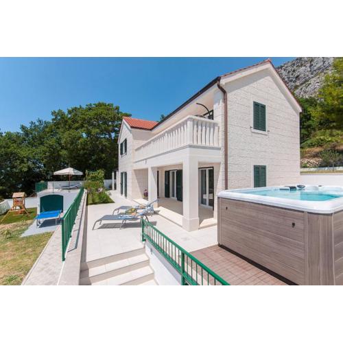 Villa STONE OASIS with SwimSpa pool