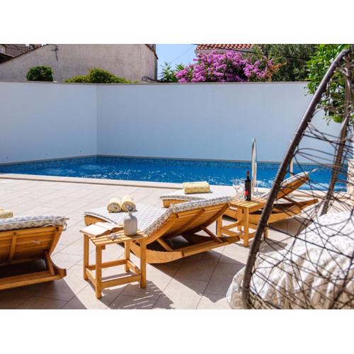 Villa Stone Pearl - Two Bedroom Holiday House with Pool