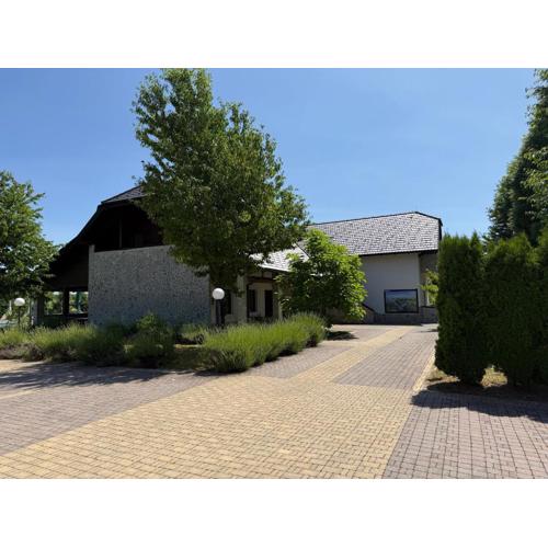 Villa Stone