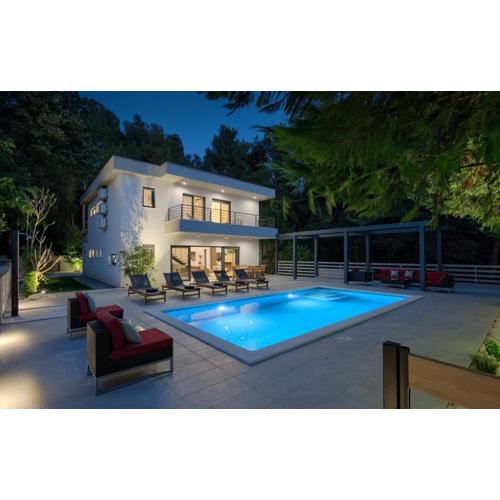 Villa Stribor near Medulin for 8 people with private pool - only 1 km from the beach