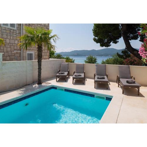 Villa Suartini Viganj Pool or Jakuzzi