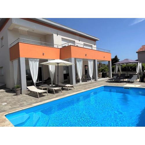 Villa Summer Escape In Barbat Mit Garten Und Aussicht
