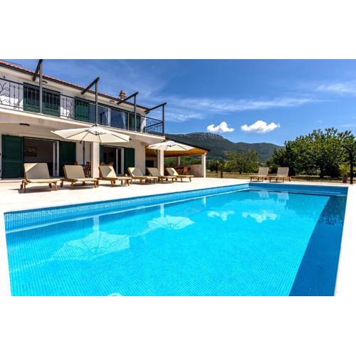 Villa Summertime
