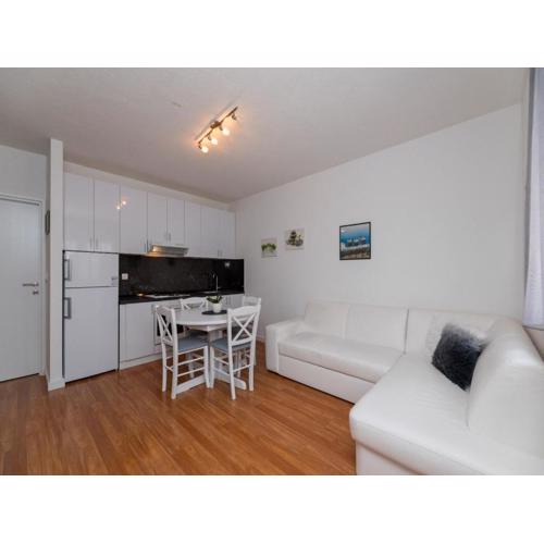 Villa Supetar Garden - Two Bedroom Apartment with Terrace