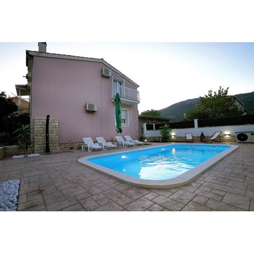 Villa TaGo with heated new pool