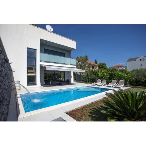 Villa Tesa 2