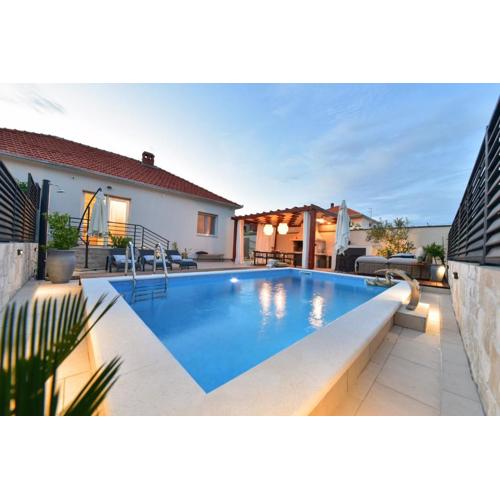 Villa Teuta ZadarVillas