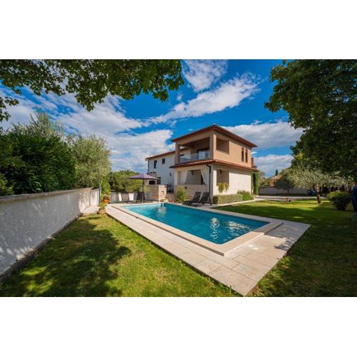 Villa Tina in Pinezići (Haus für 10 Personen)