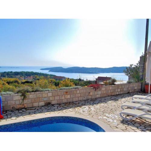 Villa Tony - Five Bedroom Villa with Terrace, Swimming Pool and Sea View