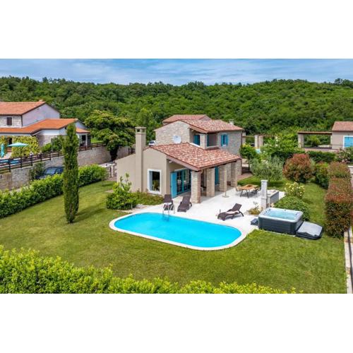 Villa Toscana for 6 people near Umag with private pool, jacuzzi & sea view - pet friendly