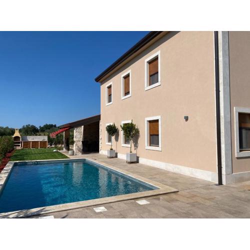 Villa TT Karigador
