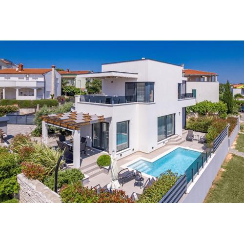 Villa Val Di Bora - Moderne 4 Sterne Ferienvilla mit Pool, Meerblick, Grill