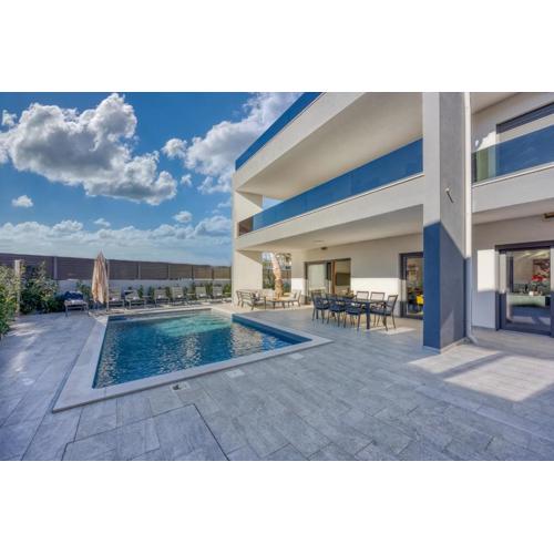 Villa Venus with pool and wellness