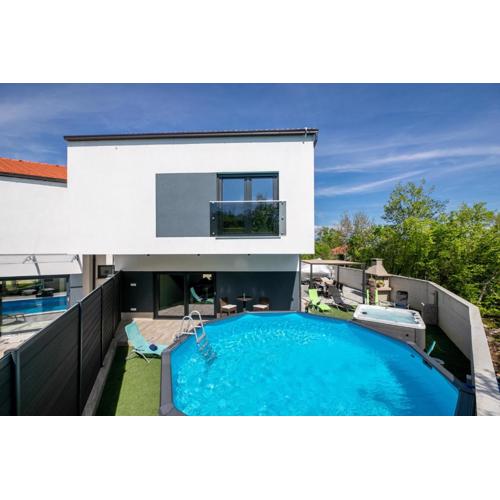 Villa Veroniq