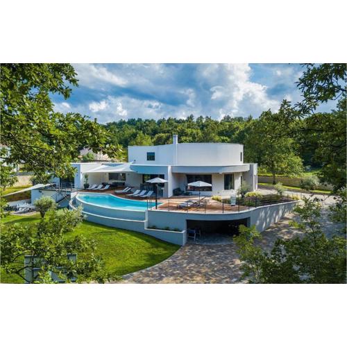 Villa Viktor Tireli