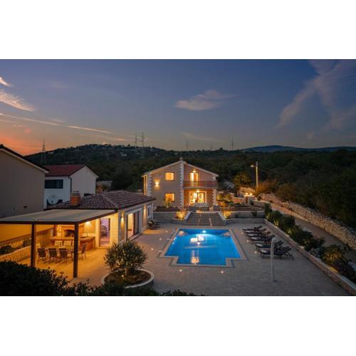 Villa Vilani Spa & Pool - Happy Rentals