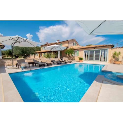 Villa Vlacich with Sea View