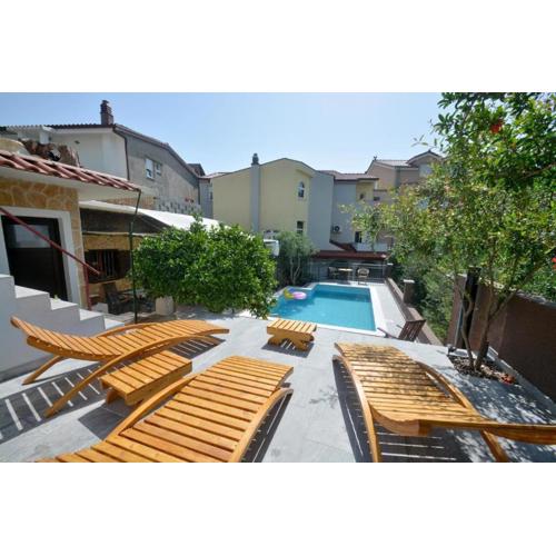 Villa Vlade- from the heated pool to the beach in 1 minute