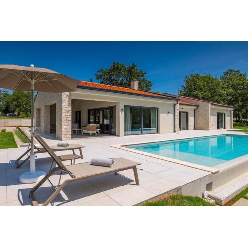 Villa Vv San Giovanni by Istrialux