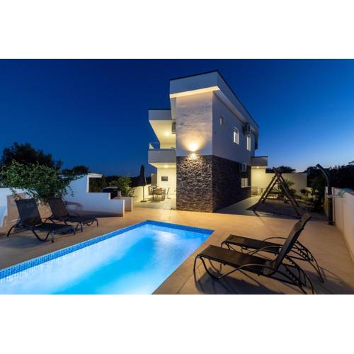 Villa White Jasmin