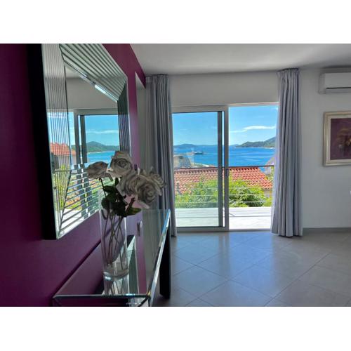 Villa White