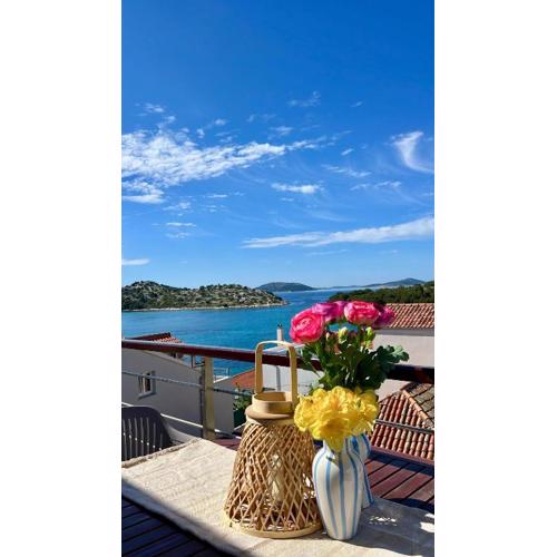 villa White