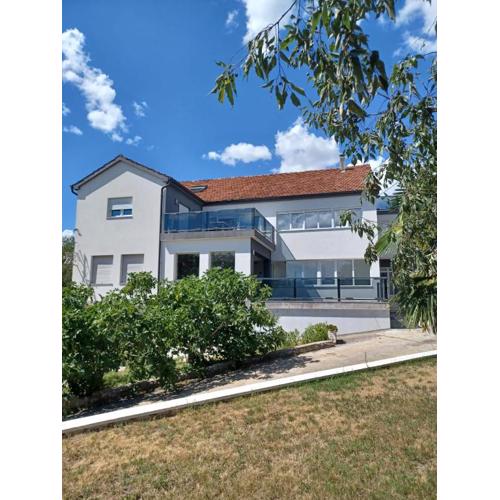 Villa Wild Rose