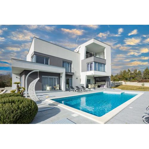 Villa Windrose for 8 persons near Marcana with large garden