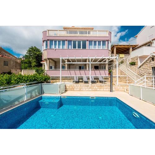 Villa with a swimming pool